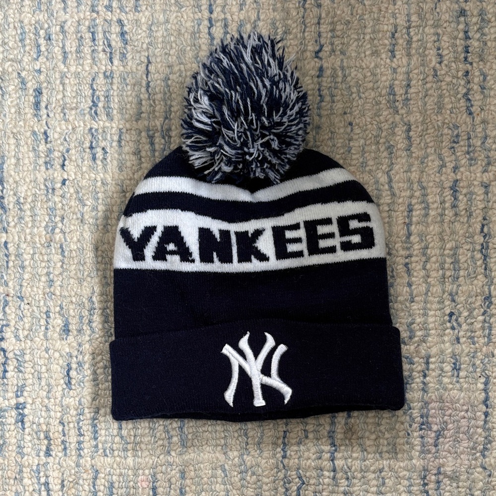 Kids Yankees Pom-Pom Beanie - Navy and White